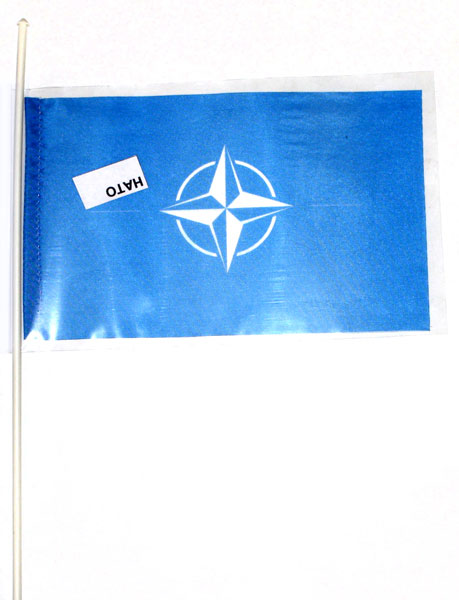 Прапор НАТО 14,5 х 23 см настільний, поліестер П-3