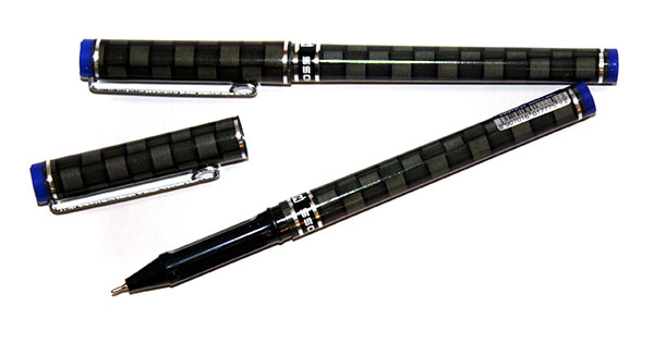 Ручка гелева Hiper Boss 0,6 мм, не прозора, ковпачок з кліпом, колір синій HG-145