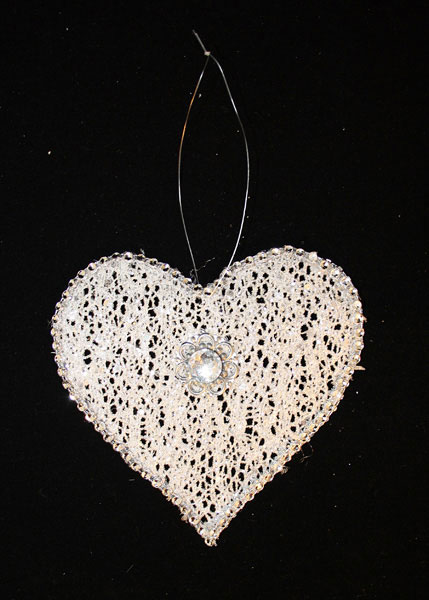 Підвіска "Серце" з двостороннім декором, d=12 см, колір-білий, в п/п на європідвісі D415185